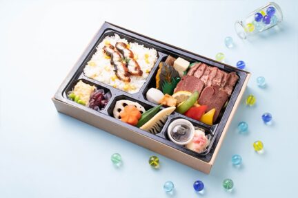 【夏限定！】【ECO容器】オーガニックビーフステーキと厚切り牛タンと旬の鰻ととうもろこしご飯御膳