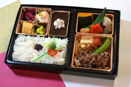 【冬限定！】お肉増量！特選牛すき焼き彩り御膳～うれしいデザート入り～　