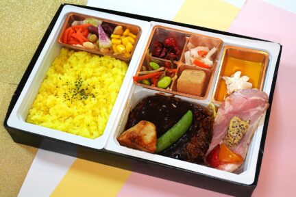 特選牛煮込みハンバーグとローストポークの洋食弁当